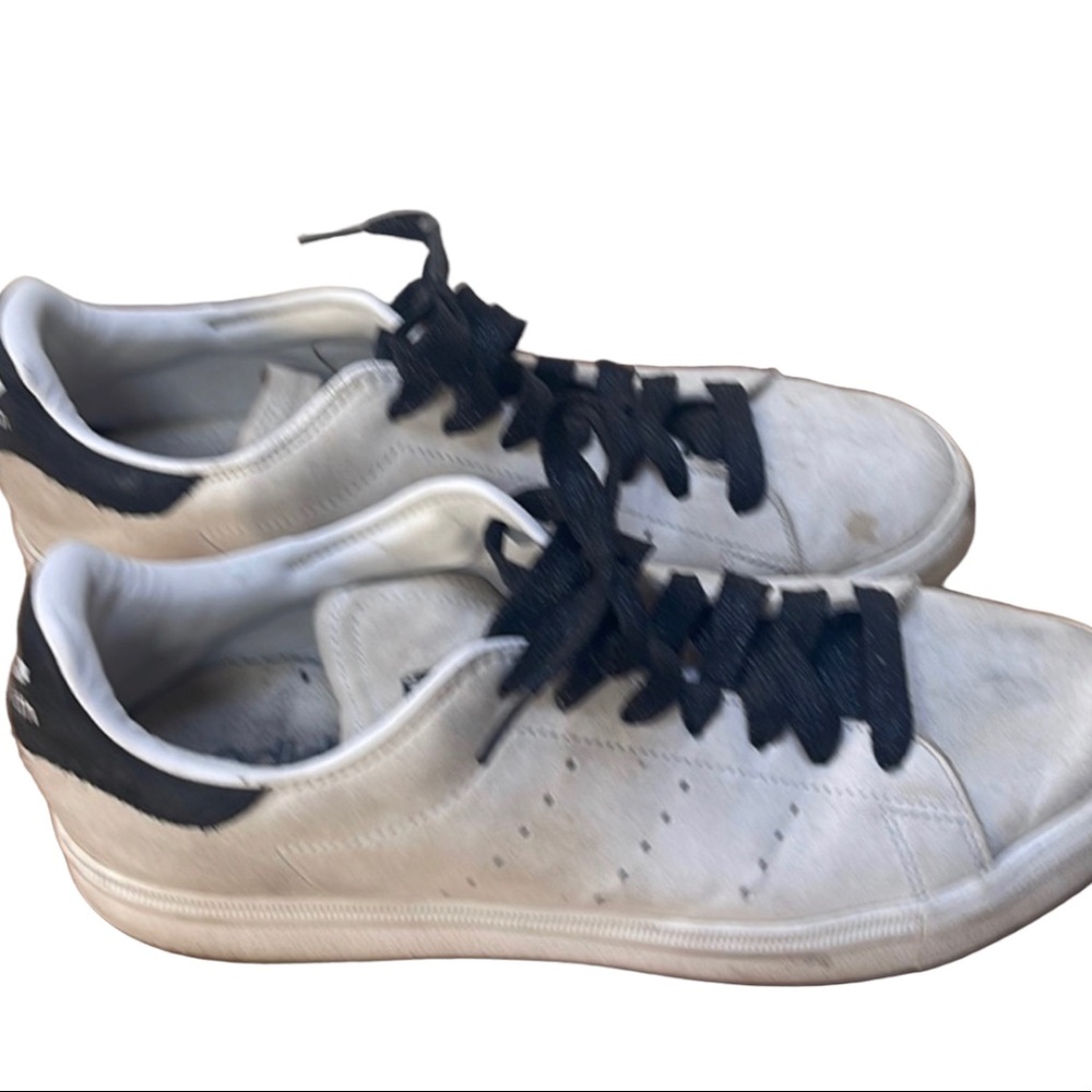 Used Addidas Stan Smith sneakers w black glitter laces